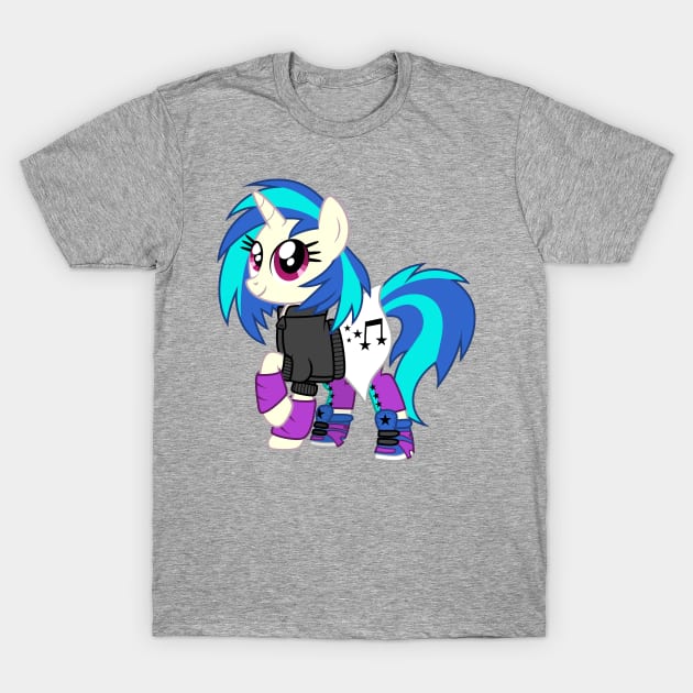 Vinyl Scratch dressed up T-Shirt by CloudyGlow